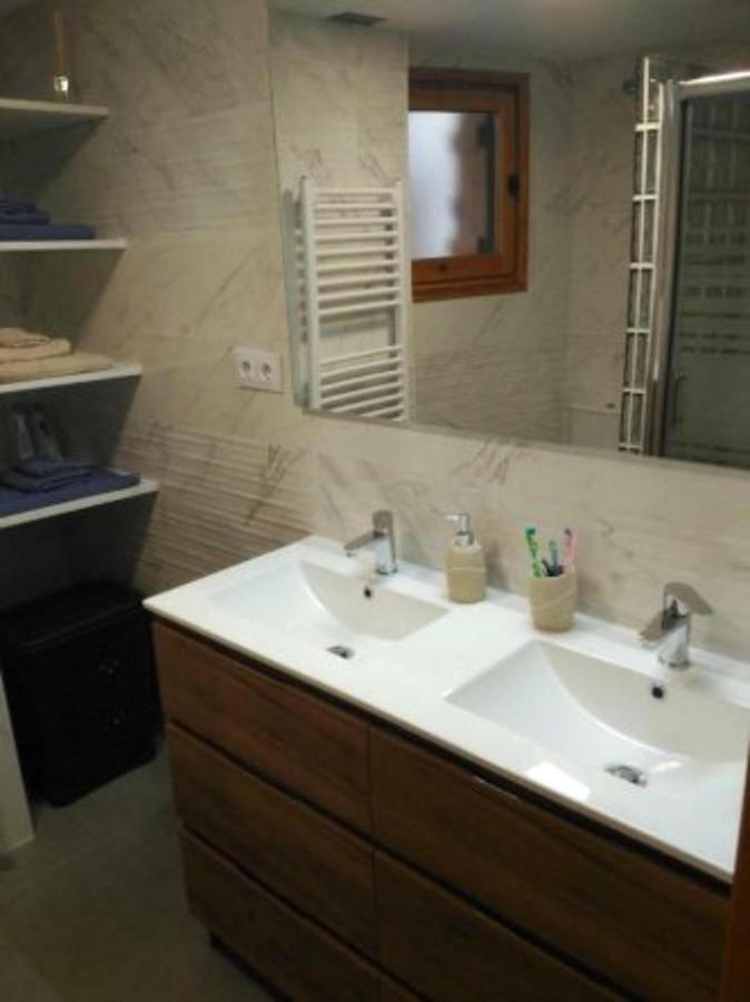 Vikerbiescas Apartamento Exterior foto